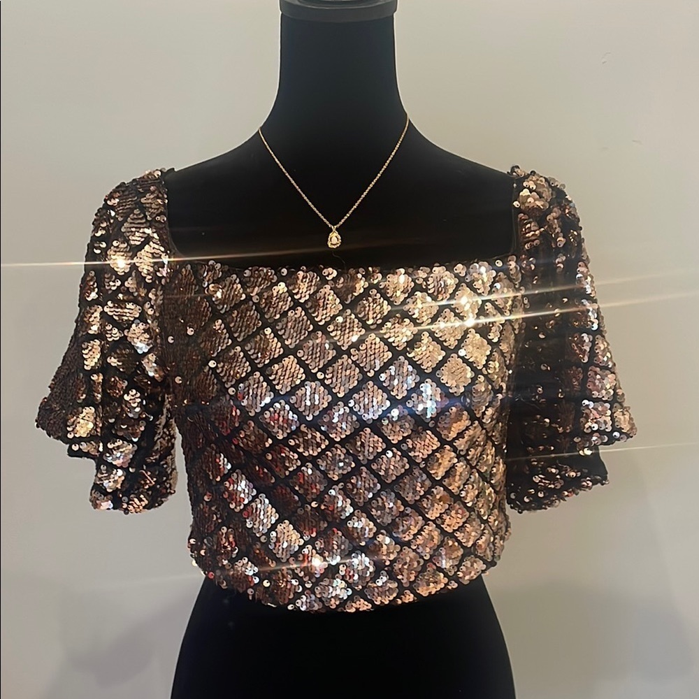 Sequin Square Neck Top black & gold elegant looks Windsor brand